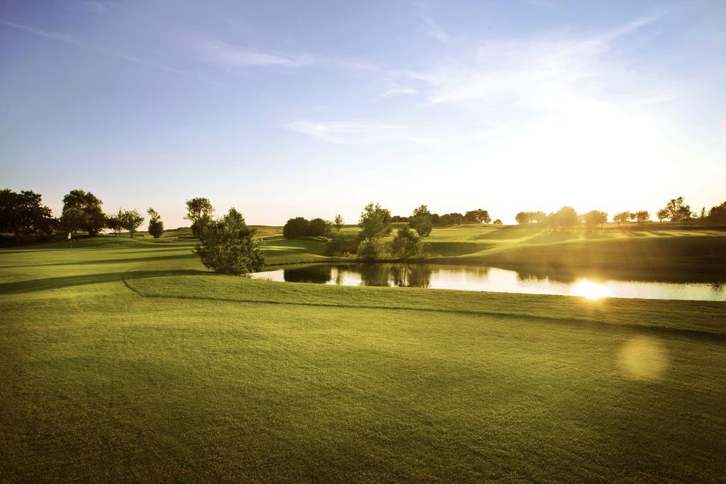 Bjaere Golfklubb Hotel & Lodge โบสตัด ภายนอก รูปภาพ